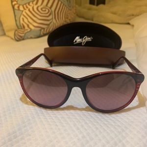 Maui Jim auburn sunglasses with case!
